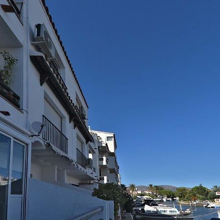 D-Lux Studio Apartment Empuriabrava Bagian luar foto