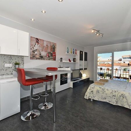 D-Lux Studio Apartment Empuriabrava Bagian luar foto