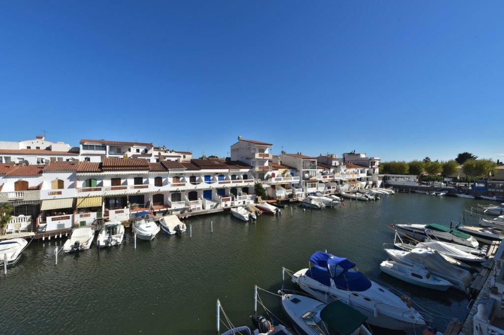 D-Lux Studio Apartment Empuriabrava Bagian luar foto