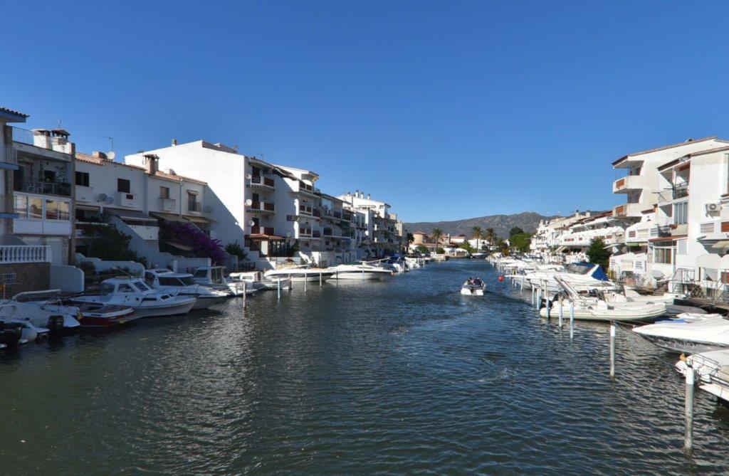 D-Lux Studio Apartment Empuriabrava Bagian luar foto