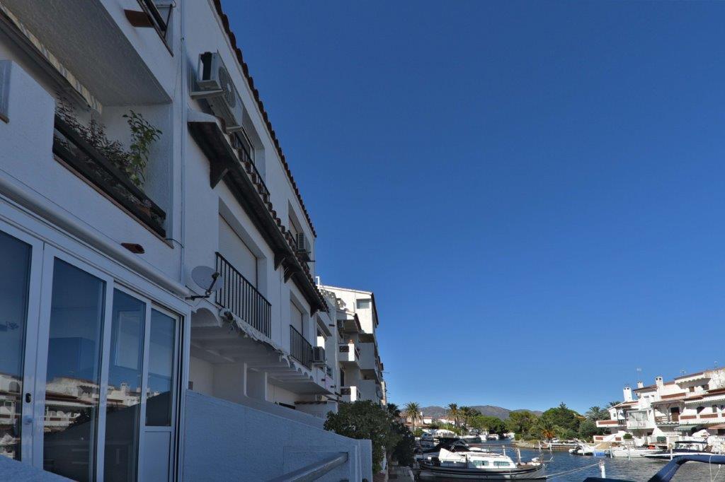 D-Lux Studio Apartment Empuriabrava Bagian luar foto